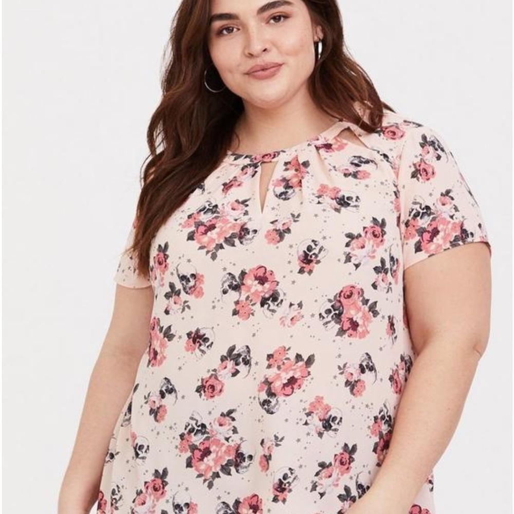 Torrid Top Georgette Cutout Blouse. Roses and skulls.